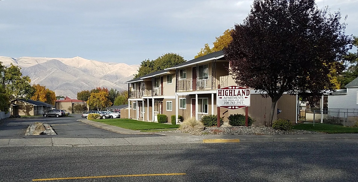 Bornhoft_Commercial_Residential_Properties_Real_Estate_Highland_Apartments_Spokane_Washington_2